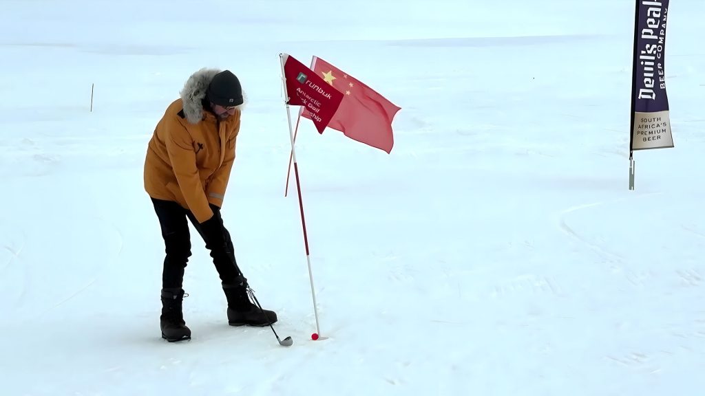 Golfers endure frigid temperatures in Antarctic Clock Championship 2025