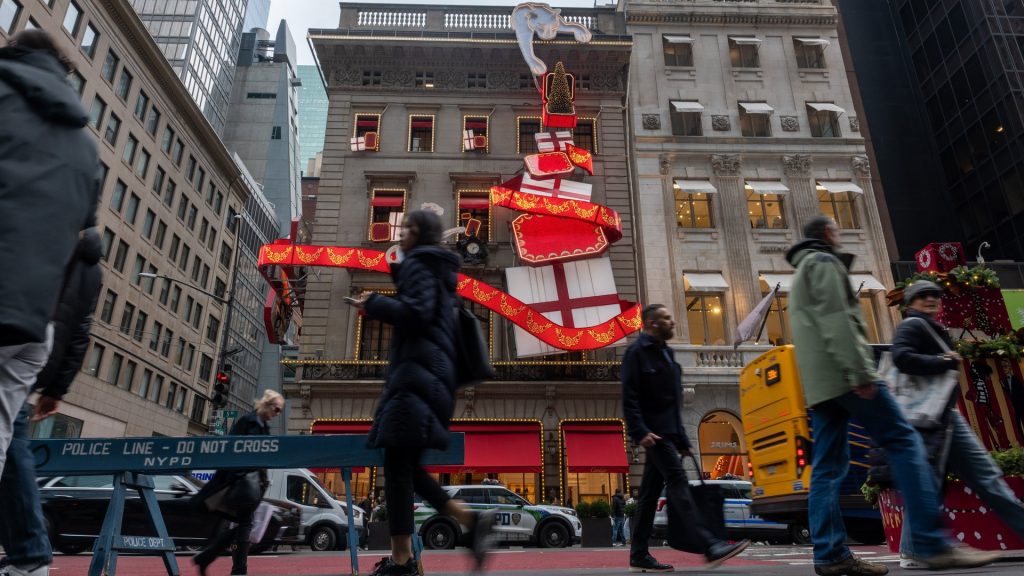 Record credit card debt, rising prices cloud holiday shoppers’ minds