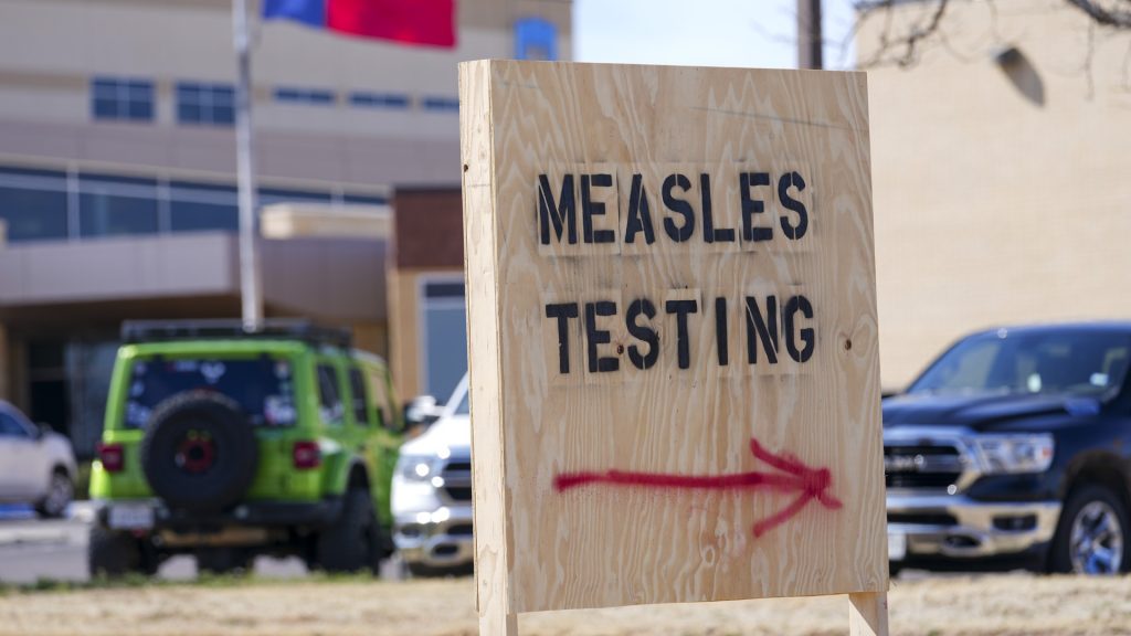Measles resurgence: US cases top 2,000 as vaccine rates slip