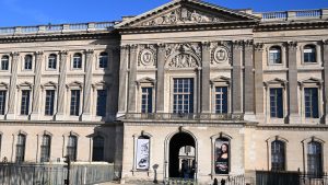 Looming strike at Louvre threatens holiday plans