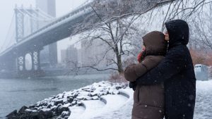 Northeast hit with heavy snow, disrupting air travel