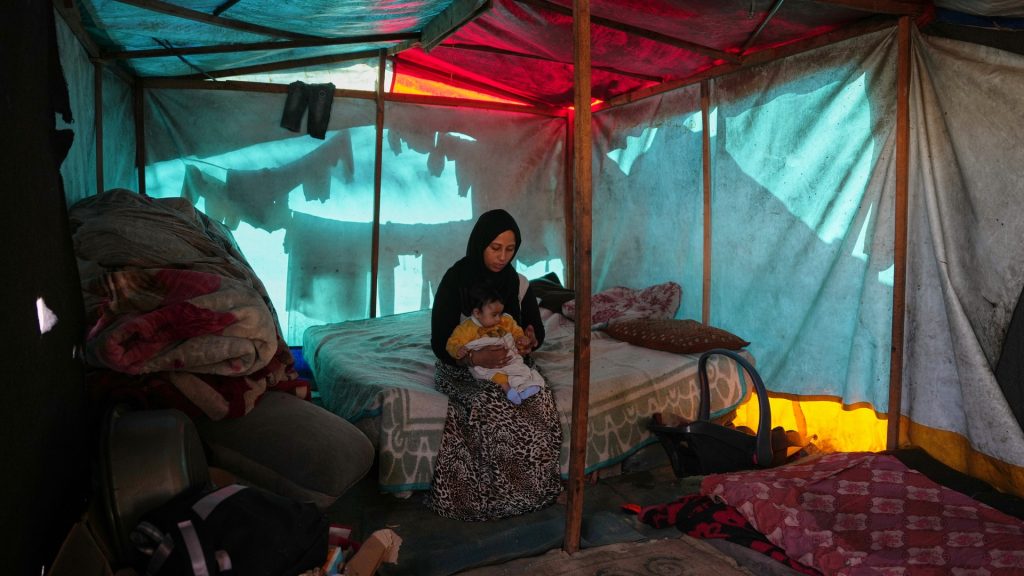 Gaza’s displaced brace for winter as leaders prepare for peace talks