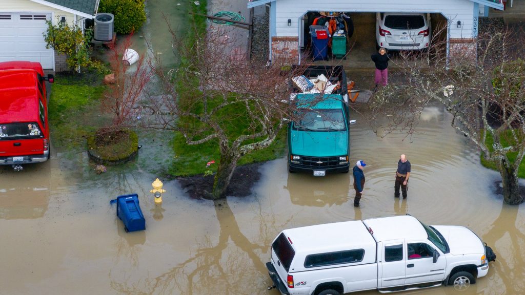 High winds, powerful storms leave 600,000+ without power in Northwest 
