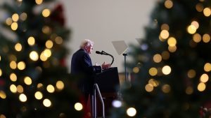 Trump signs order to make Christmas Eve, Dec. 26 federal holidays