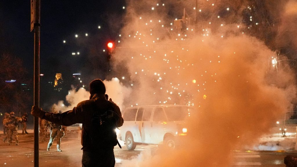 Trump threatens to send federal troops to quash Minneapolis protests against ICE