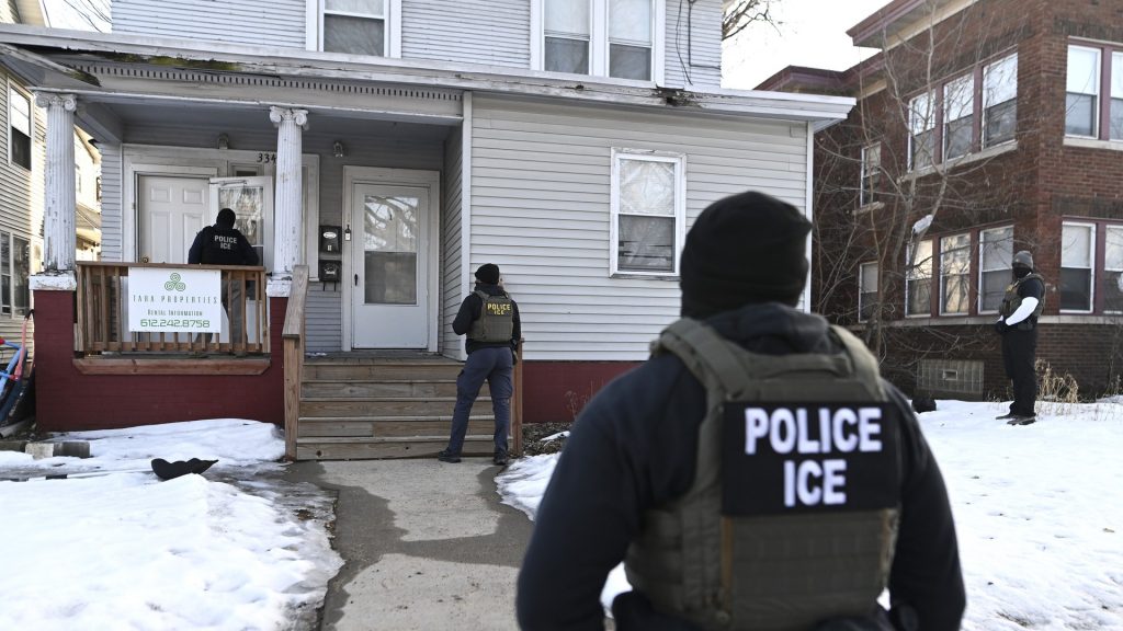 ICE officers can enter homes without a judge’s warrant: Memo