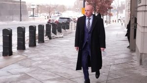 Judge signals trouble for Pentagon case targeting Sen. Mark Kelly 