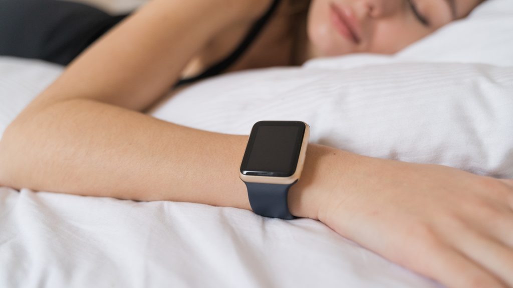 Your sleep tracker isn’t judging you — but it’s not diagnosing you either