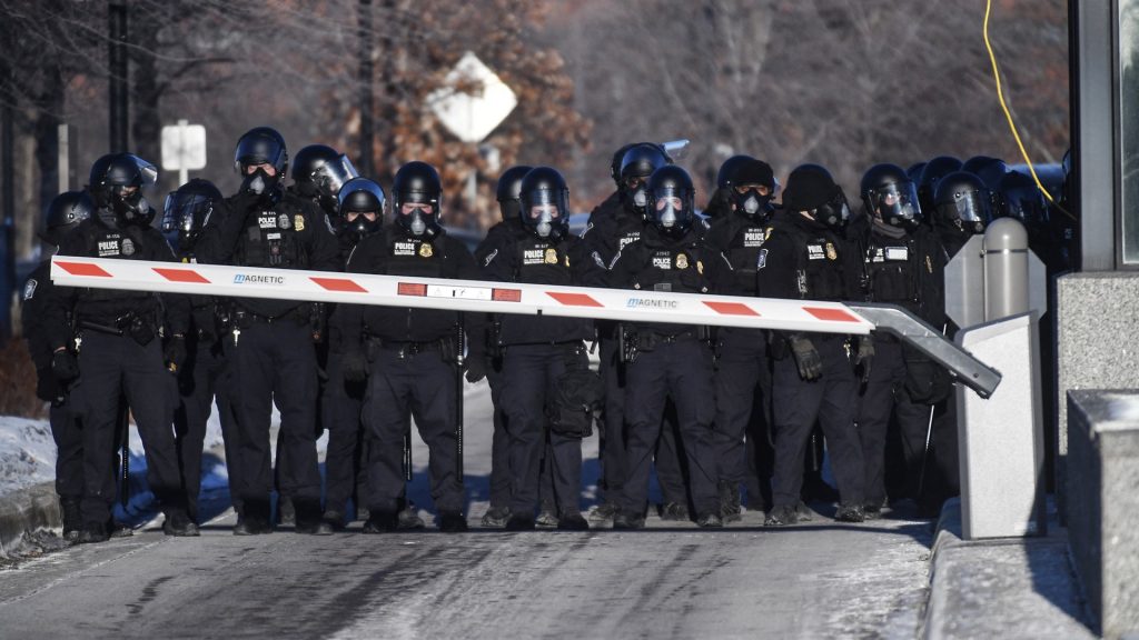 Bills in multiple states aim to shut out ex-ICE agents from public-sector jobs