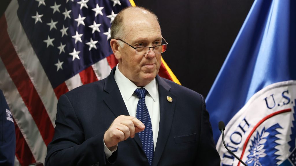 Homan withdraws 700 immigration officers from Minnesota