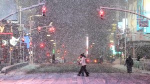 East Coast blizzard halts travel, cancels 8,000+ flights