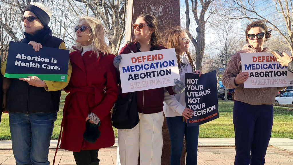 Texas man sues California doctor for wrongful death for mailing abortion pills