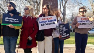 Texas man sues California doctor for wrongful death for mailing abortion pills