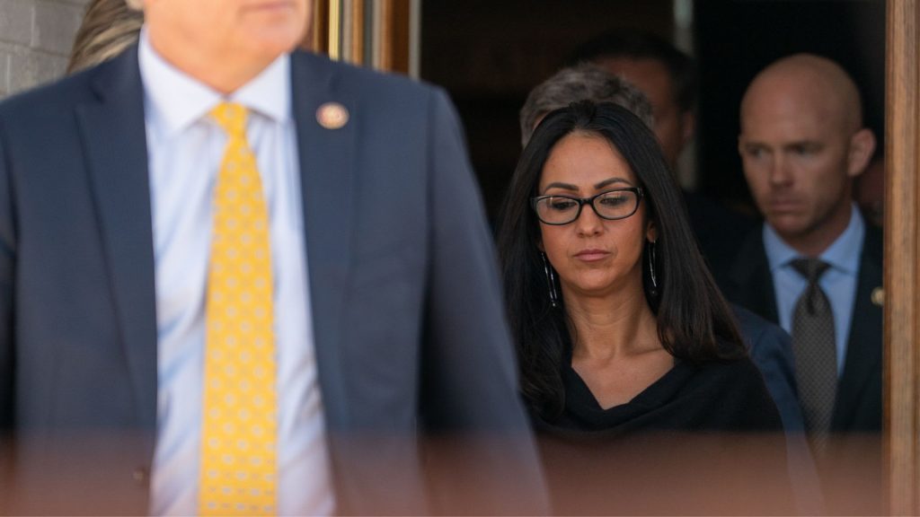 Oversight Committee pauses Clinton hearing after Rep. Boebert leaks photo