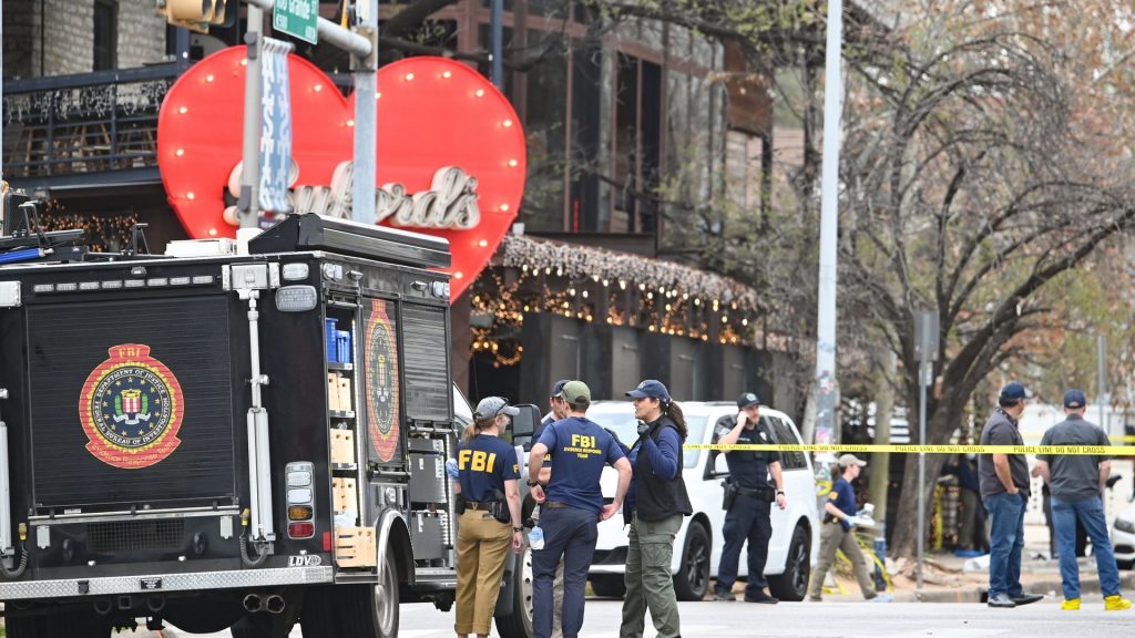 FBI investigating shooting in Austin that left 3 dead, including gunman; 14 injured