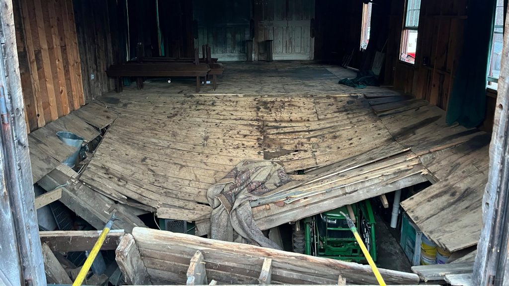 Wedding floor collapse in New Hampshire injures 6, sends dozens falling