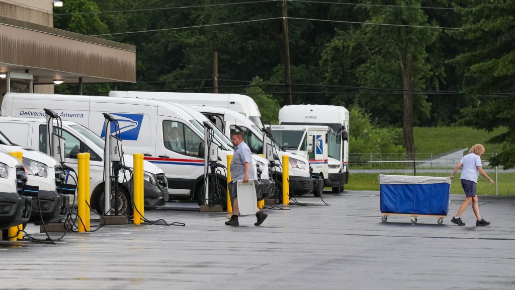 USPS to impose 8% fuel surcharge on packages