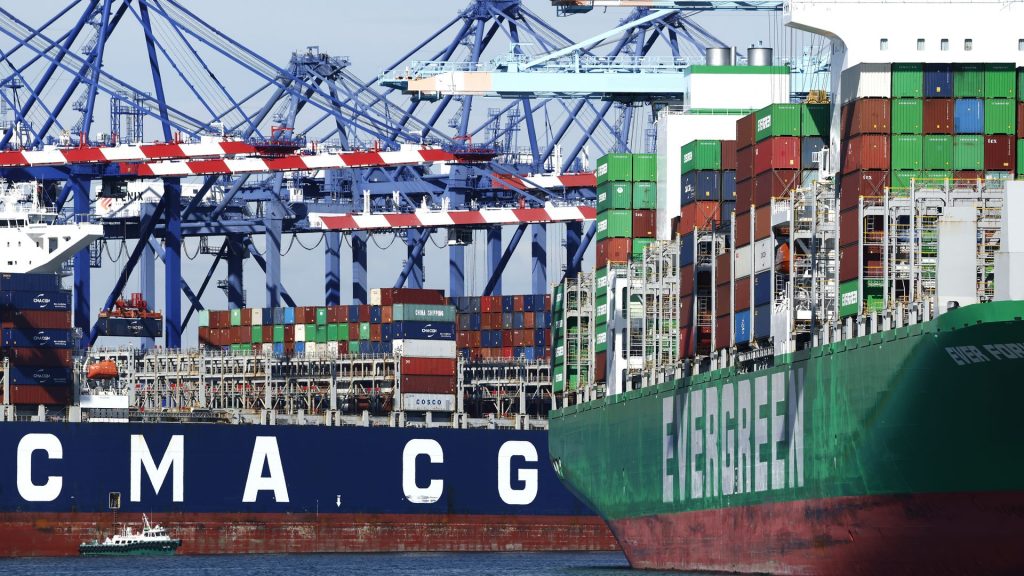 Appeals court refuses to stall Trump tariff refunds