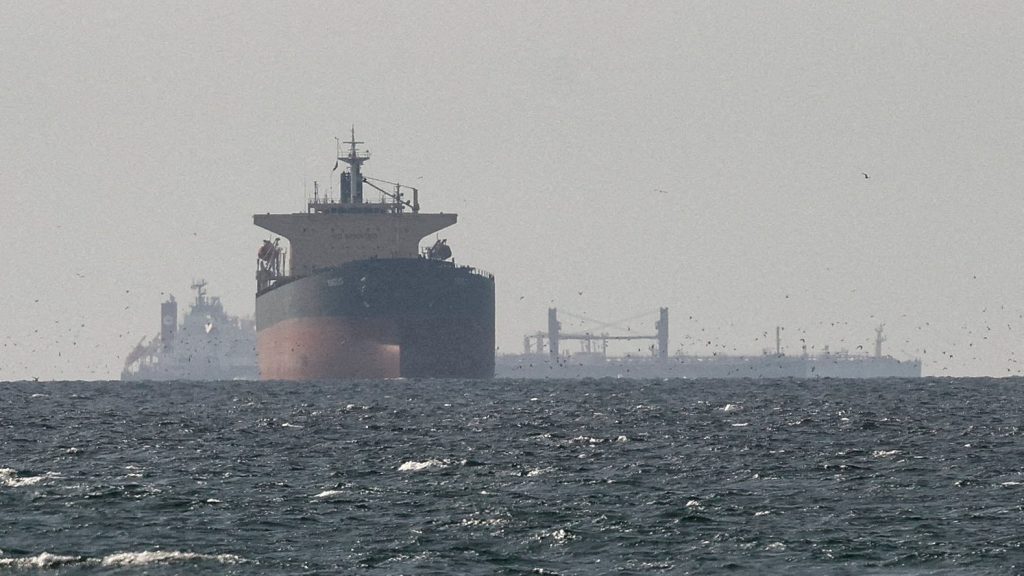 Multiple countries call on US to end Strait of Hormuz blockade, keep negotiating with Iran