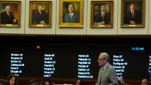 Florida makes late entry into redistricting, passing map favoring Republicans