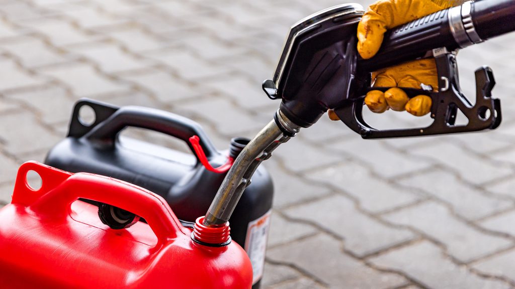 White House says war’s economic impact won’t last. Analysts disagree