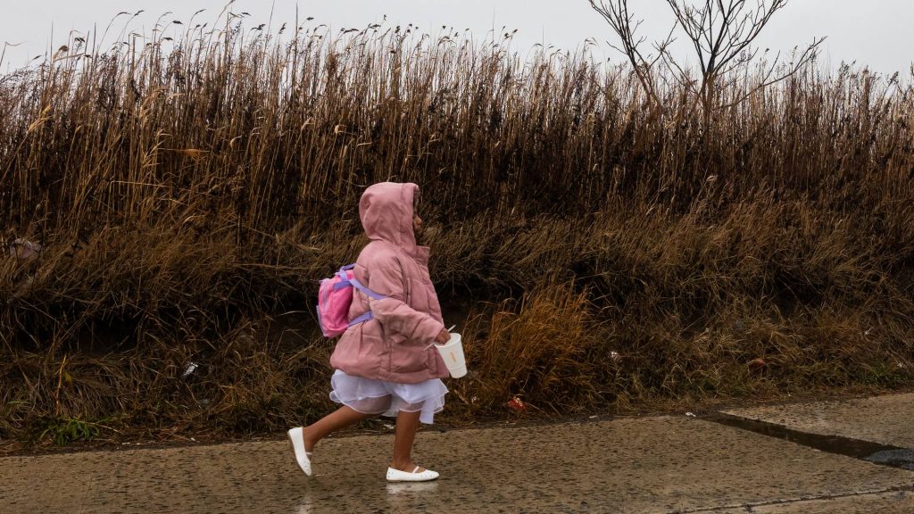 RFK seeks an $819M reduction for HHS office managing fewer lone migrant children