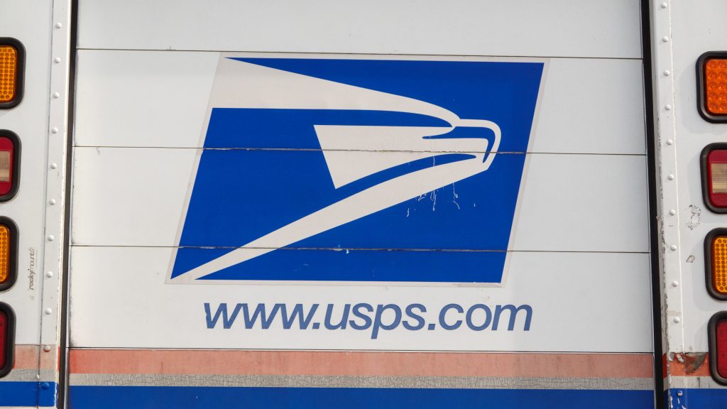 USPS pauses pension payments to avoid cash crisis