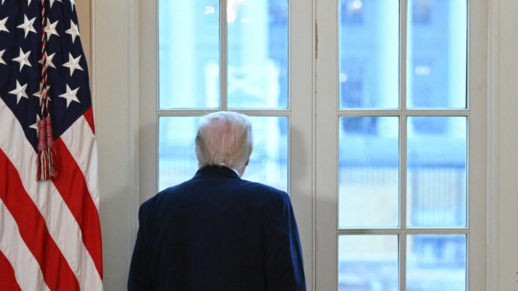 Trump $1B ballroom plan becomes midterm weapon for Democrats