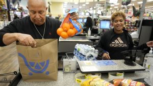 Kroger wants your grocery bill lower – and Walmart shoppers to notice