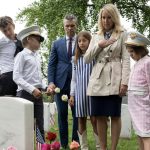 A military widow asked for pictures of her husband’s grave at Arlington. Hundreds of people responded.