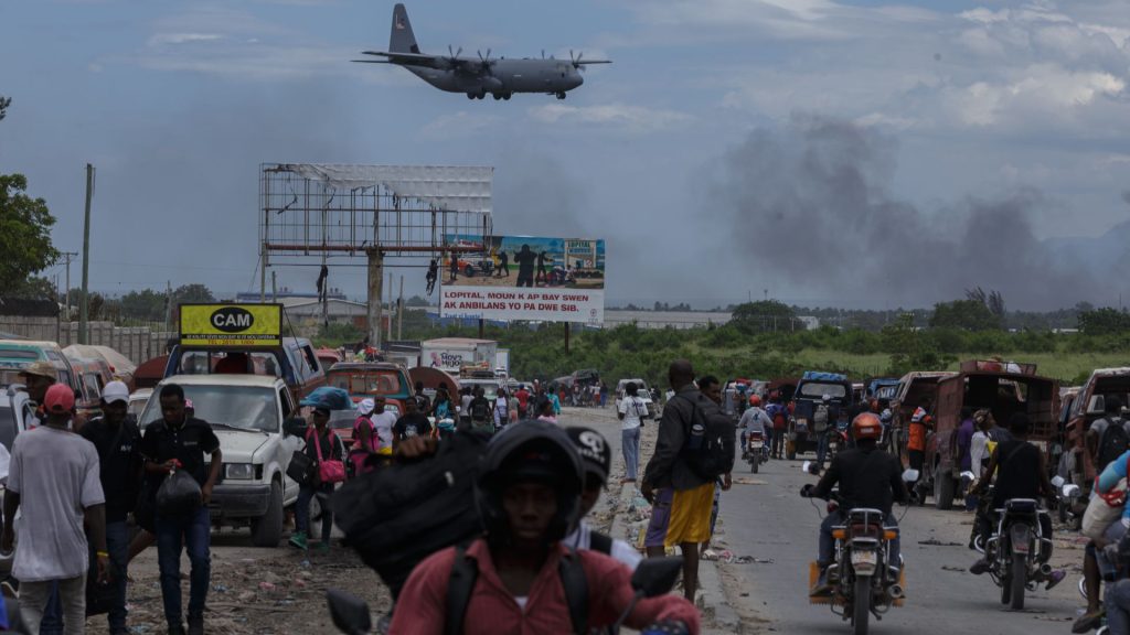 Haitian gangs abduct high-ranking defense official