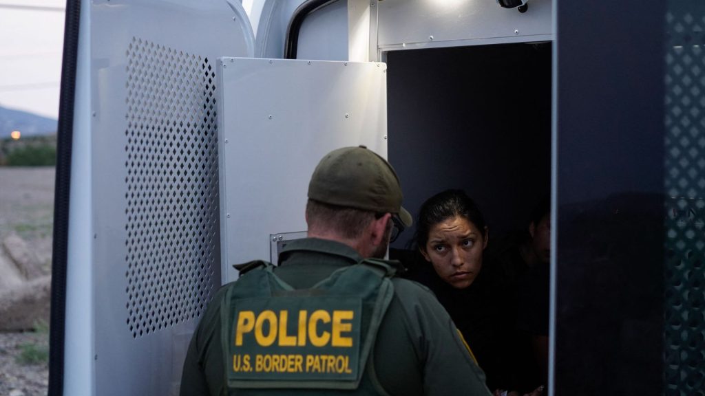 Judge orders Trump to restart asylum and immigration applications