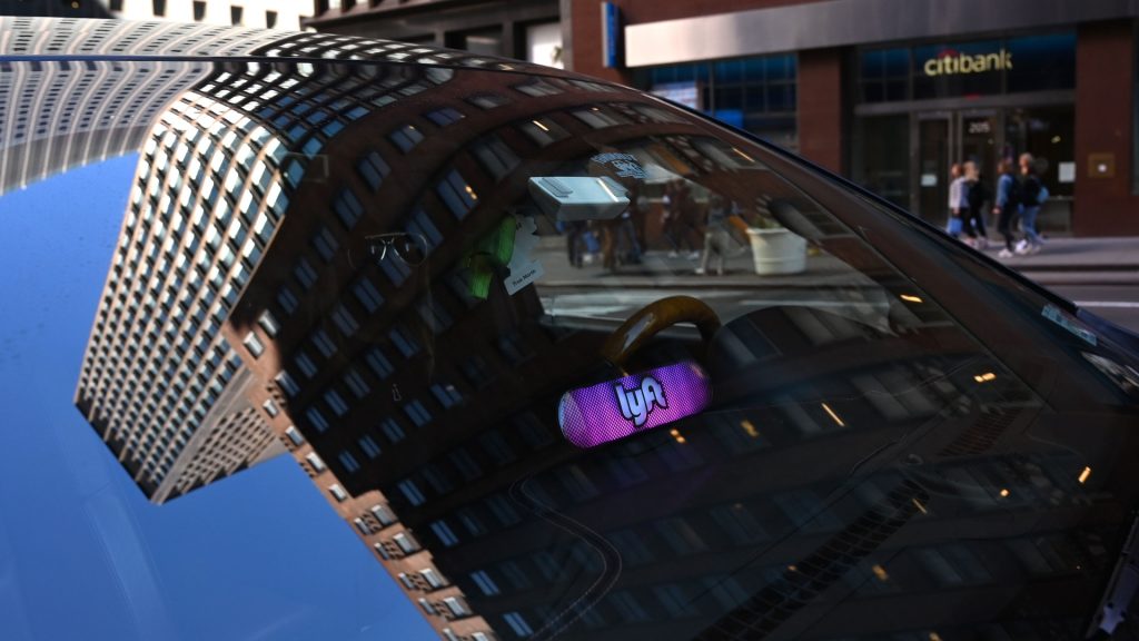 Ride-share rivals unite to fight new law protecting drivers
