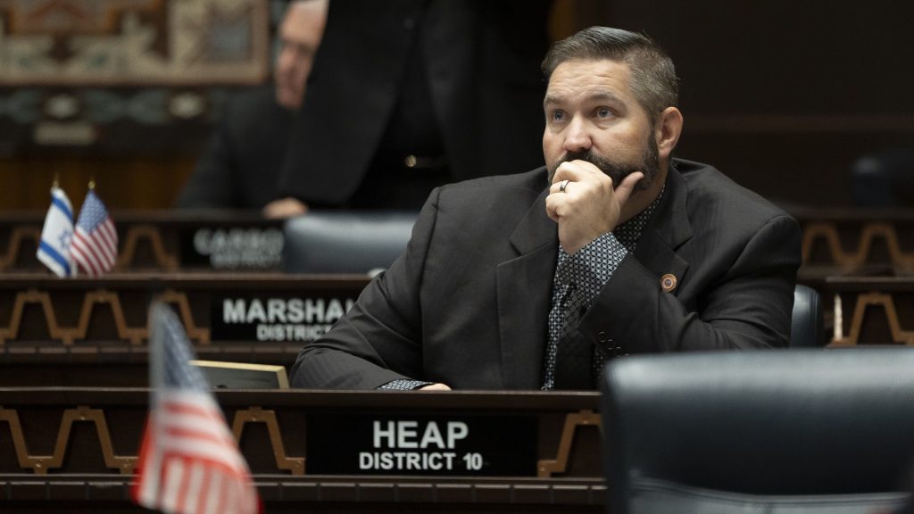 Election equipment dispute escalates into criminal investigation in Maricopa County 