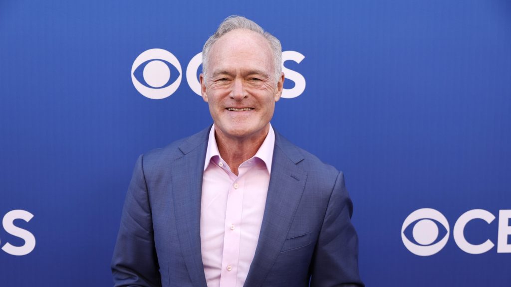 A private CBS staff meeting becomes an open fight over ’60 Minutes’