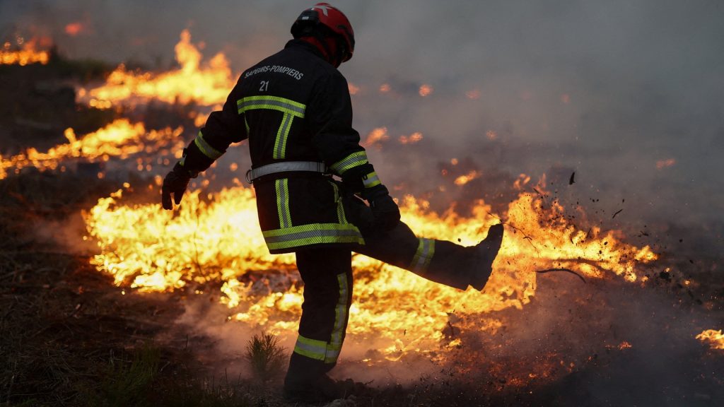 France mobilizes military, shortens Tour de France finale amid wildfire crisis