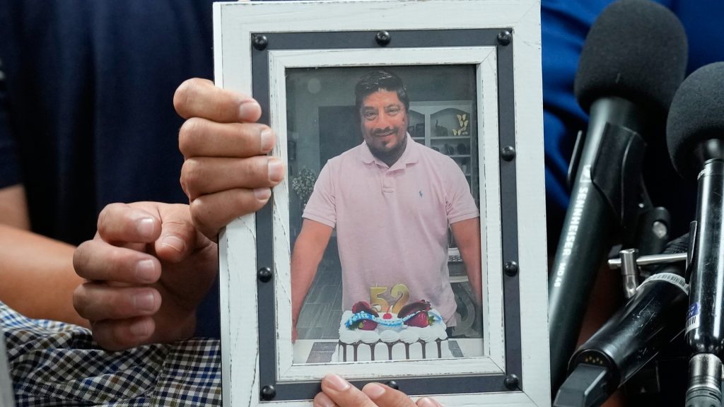 Passengers refute ICE claims in fatal Houston shooting that lacked officer body cams