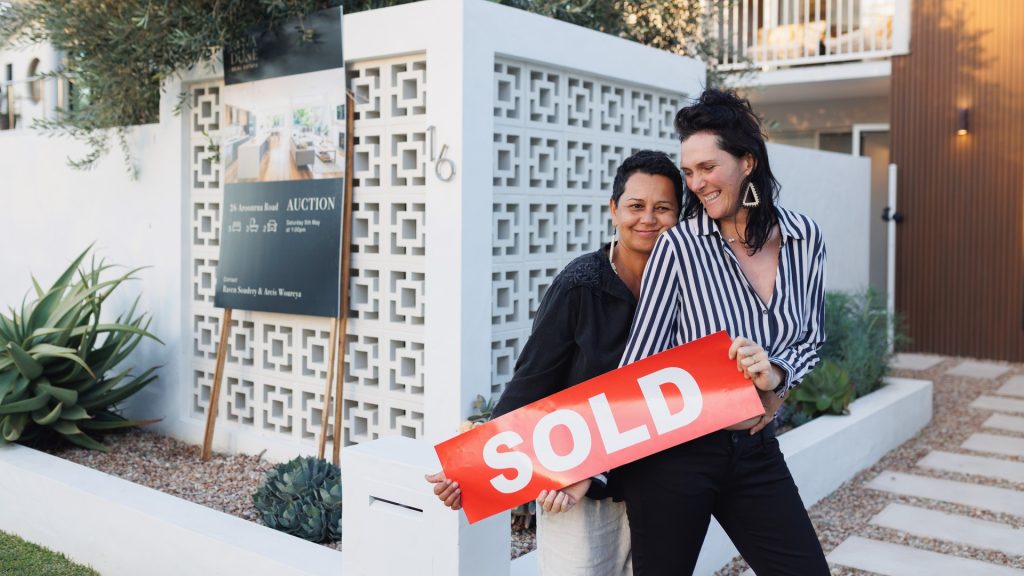 US home prices hit record high even as sales fall
