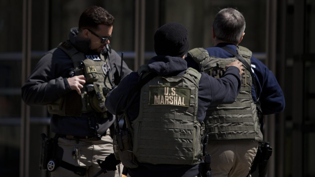 Deputy US marshal killed during Louisiana fugitive arrest