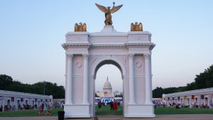 Trump’s 250-foot arch gets a review, not a green light