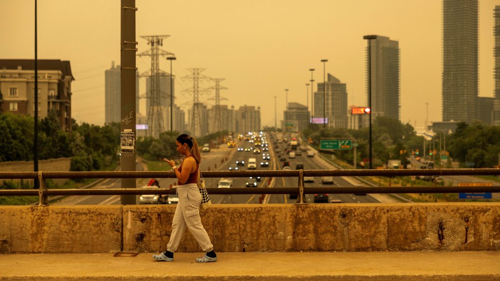 Minnesota wildfires force dramatic rescues as smoke chokes the Eastern US