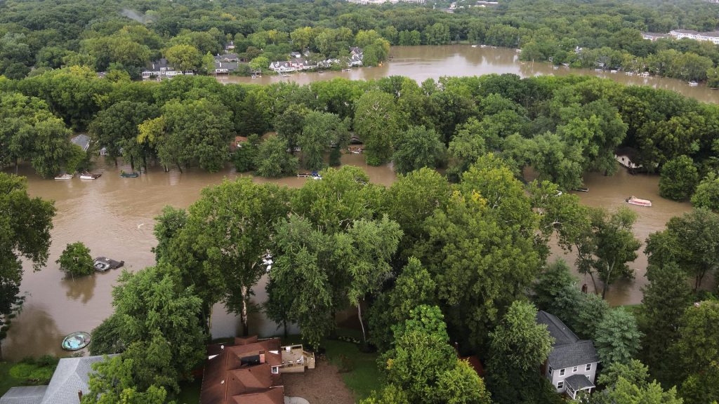 At least 6 people dead because of historic floods in Indiana