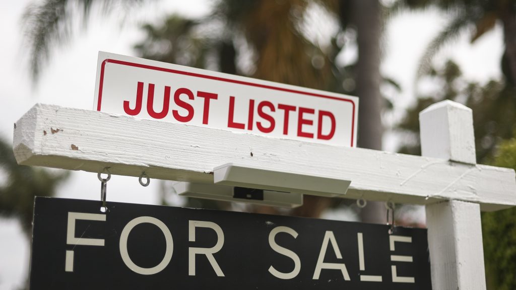 Shut out of mortgages, some homebuyers turn to riskier financing