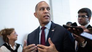 Jeffries quietly meets with Jared Kushner as House control hangs in balance: Report
