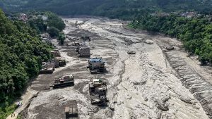 Nepal floods kill at least 273, more than 1,300 still missing