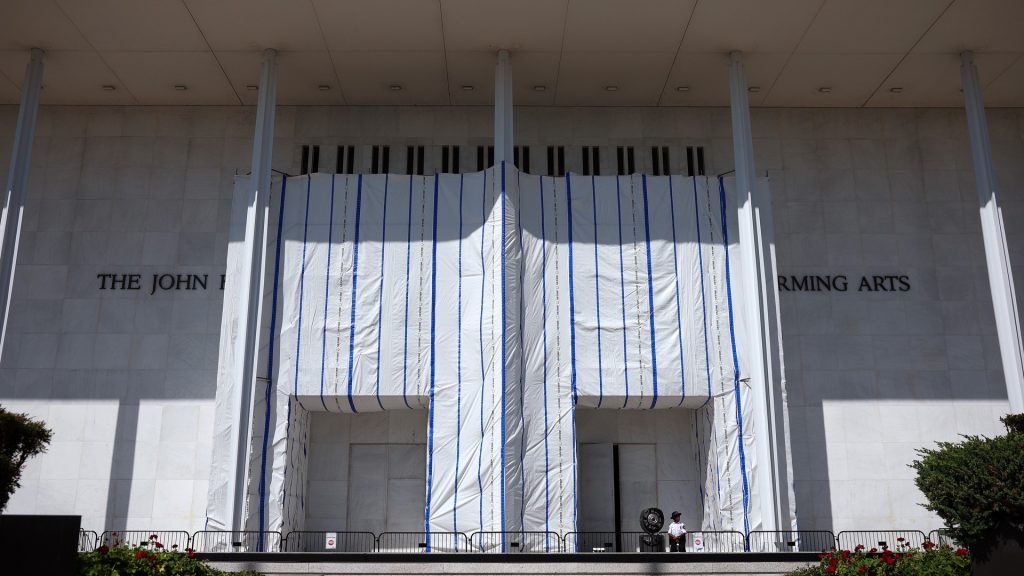 Kennedy Center could face demolition, DOJ warns in court fight