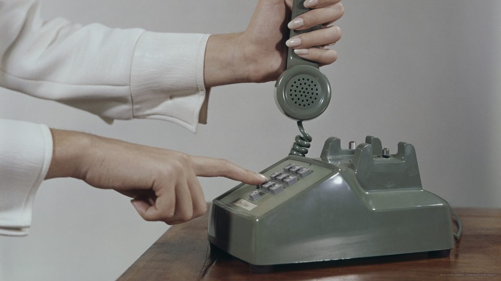 Reverting to a past era? Nonsense AI story ideas prompt news editor to create a phone-only pitching rule
