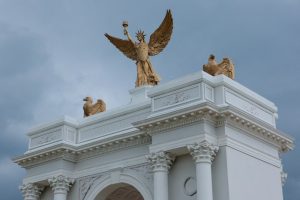 Veterans fight against arch that would obstruct view of Arlington Cemetery