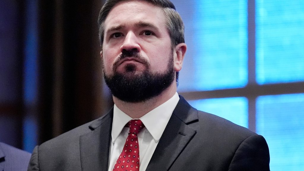 FBI co-deputy director uses social media to call it quits