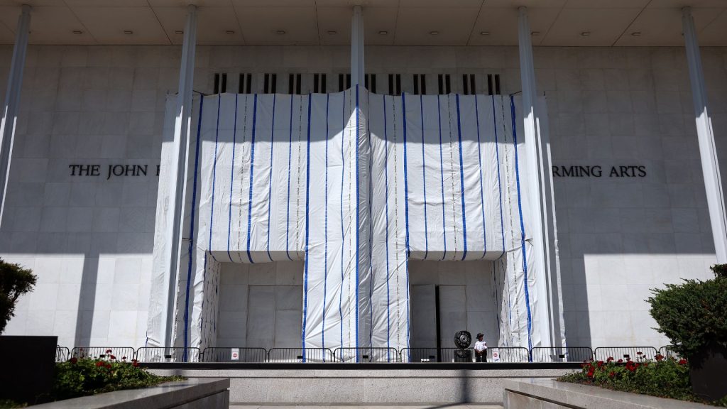 Kennedy Center board votes to close for renovations after judge blocks efforts to add Trump’s name